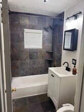 617 1/2 Manchester Ter in Inglewood, CA - Building Photo - Building Photo