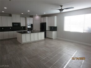 6118 Andover Wood Rd in Las Vegas, NV - Building Photo - Building Photo