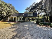 322 S Harrington Rd in St. Simons Island, GA - Foto de edificio - Building Photo