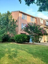 8002 Broken Reed Ct in Frederick, MD - Building Photo - Building Photo