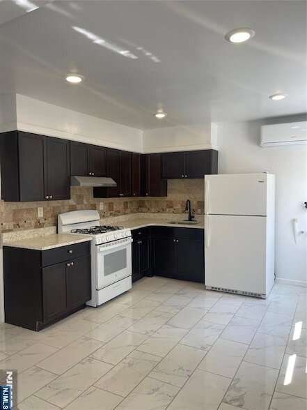 11 Brown Ave in Prospect Park, NJ - Building Photo - Building Photo