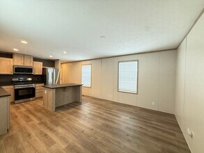 29778 W Essex Ct in New Baltimore, MI - Building Photo - Building Photo