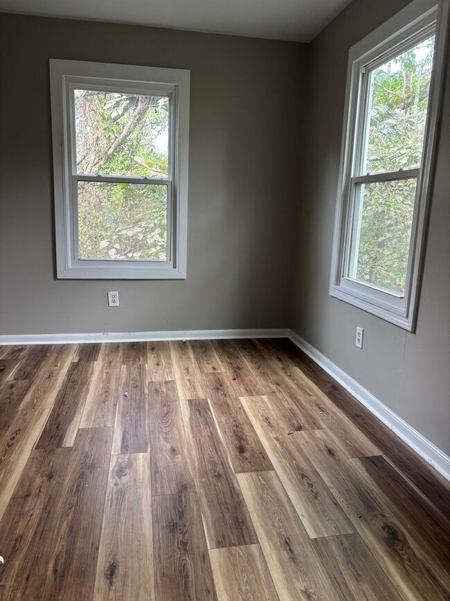 204 Flora Cir
