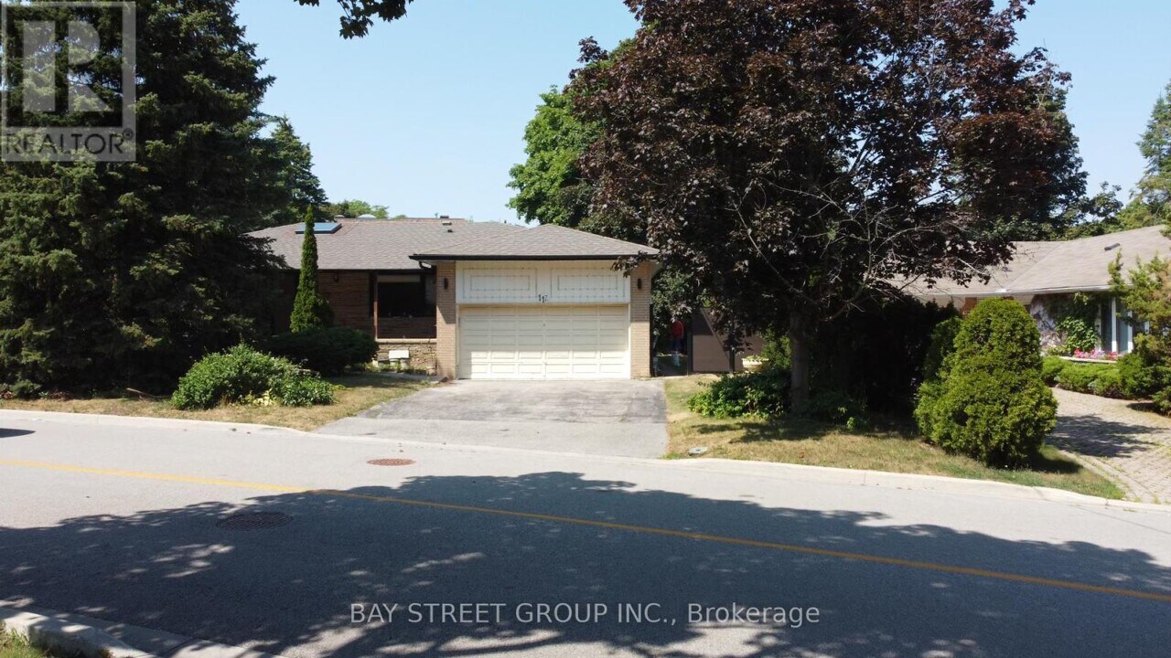 112-112 Citation Dr in Toronto, ON - Building Photo