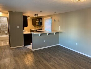 2630 Edwards Wy in Pittsburgh, PA - Building Photo - Building Photo