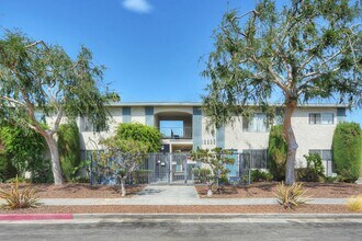 Bonaparte-12939 in Los Angeles, CA - Building Photo - Building Photo