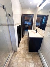 15 Locust St, Unit 2 in Everett, MA - Foto de edificio - Building Photo