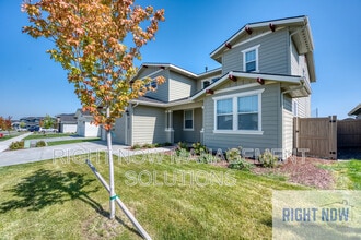 6132 S Astoria Ave in Meridian, ID - Building Photo - Building Photo