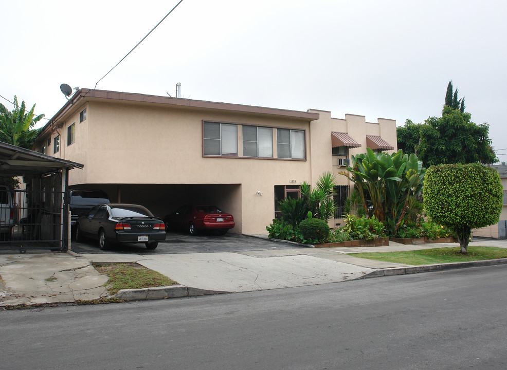 1118 Waterloo St in Los Angeles, CA - Foto de edificio