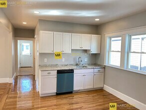 17 Berwick Rd, Unit 17 in Medford, MA - Building Photo - Building Photo