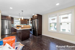 70 Stanley Ave, Unit 1 in Medford, MA - Building Photo