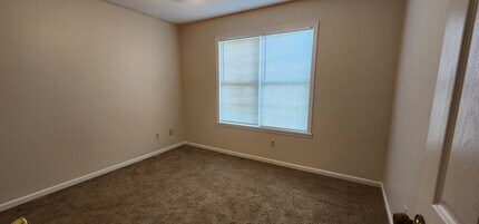 217 Blue Pool Dr in Valdosta, GA - Foto de edificio - Building Photo