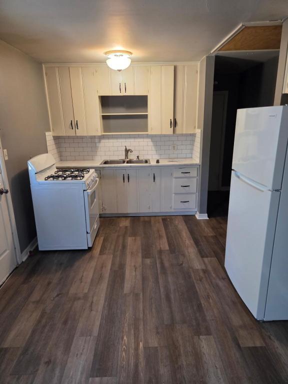 property at 202 E 7th St