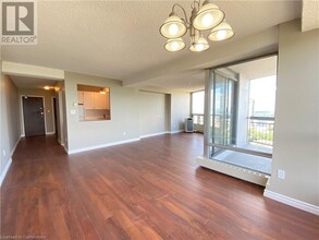 150 Charlton Ave E in Hamilton, ON - Building Photo - Building Photo