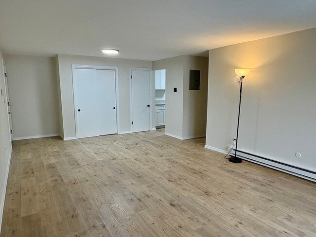 180 Main St in Bridgewater, MA - Building Photo - Building Photo