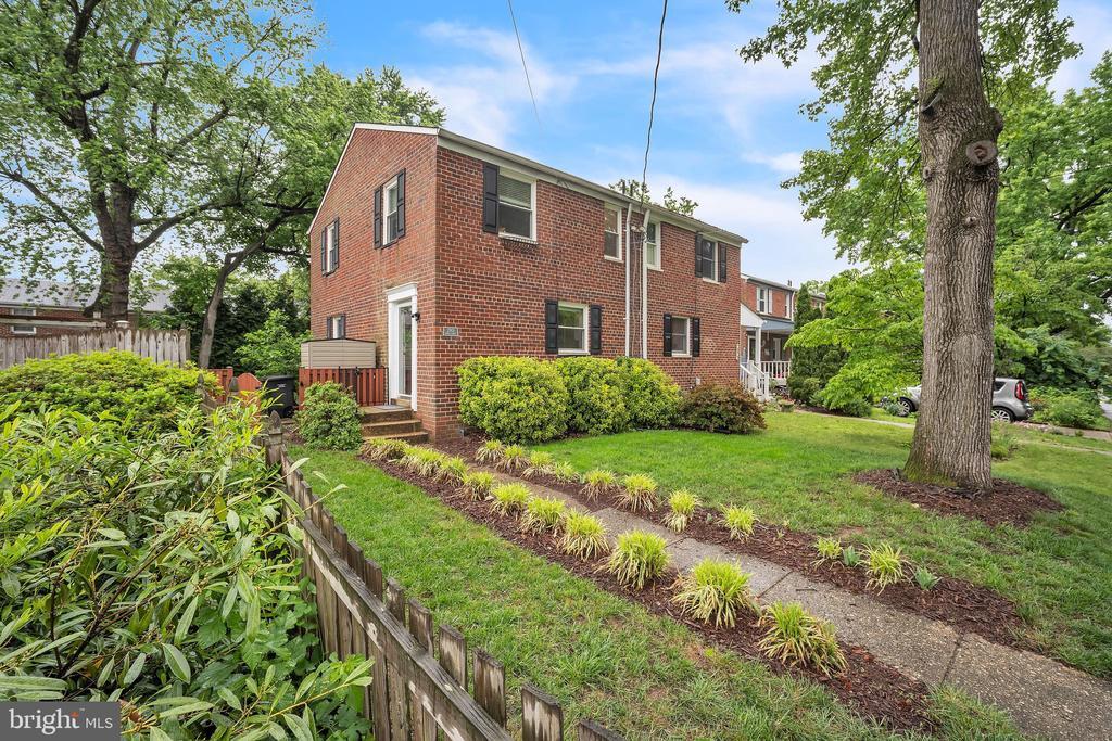 2901 Mosby St in Alexandria, VA - Building Photo