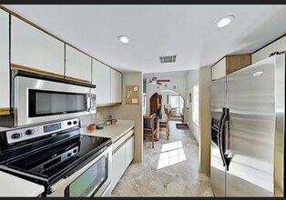 505 S Farrell Dr, Unit Condo in Mesquite CC in Palm Springs, CA - Building Photo - Building Photo