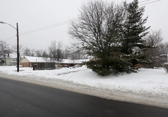 1978-2004 Denune Ave in Columbus, OH - Foto de edificio - Building Photo