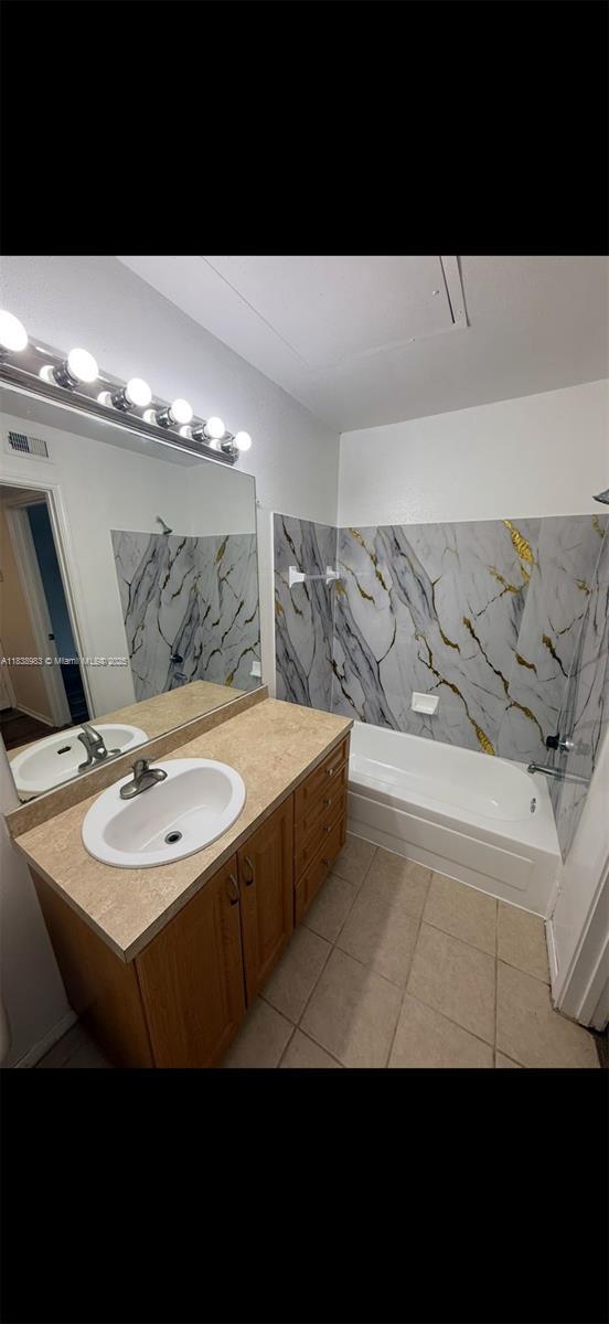 2622 NW 33rd St in Oakland Park, FL - Building Photo - Building Photo
