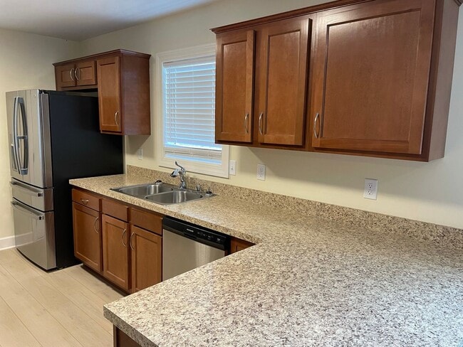 1570 Bluebird Ln in Lexington, KY - Building Photo - Building Photo