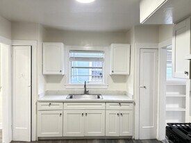 1331 83rd Ave in Oakland, CA - Building Photo