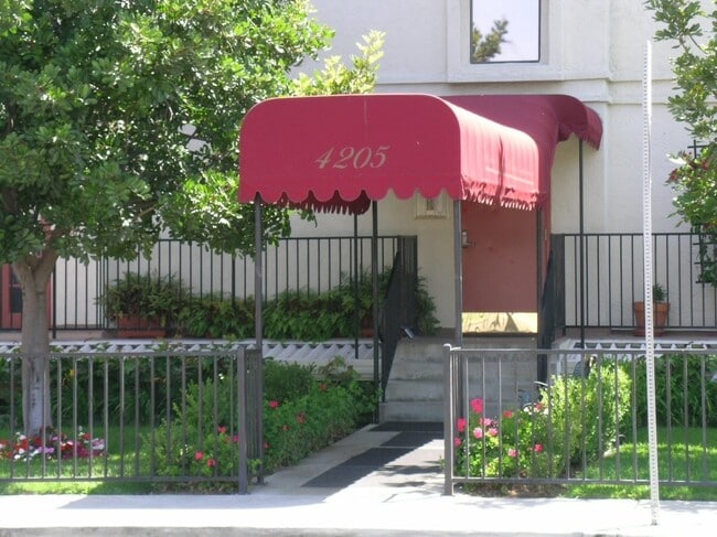 property at 4205 Ohio St