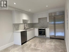 12xx Fulton Ave in West Vancouver, BC - Building Photo - Building Photo