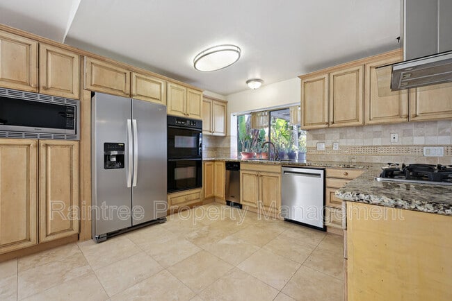383 Islander St in Oceanside, CA - Building Photo - Building Photo