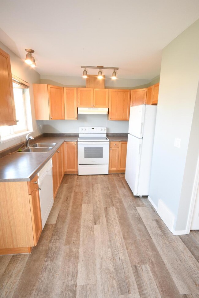 13010 93a St in Grande Prairie, AB - Building Photo - Building Photo