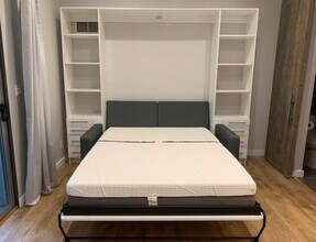 368 Pershing Dr, Unit 1 in Playa Del Rey, CA - Foto de edificio - Building Photo