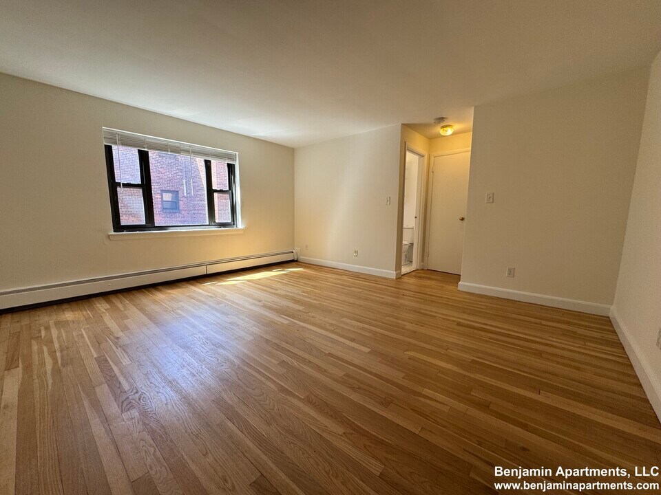 44 Harvard Ave, Unit 4 in Boston, MA - Building Photo