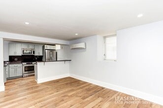 1910 Kalorama Rd NW in Washington, DC - Building Photo - Building Photo