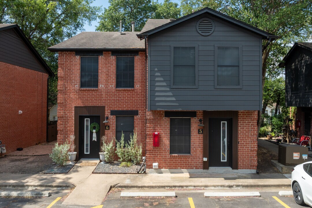 The Woods at Menchaca in Austin, TX - Foto de edificio