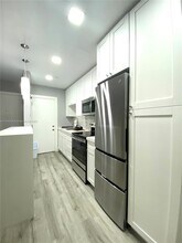 7901 SW 64th Ave in South Miami, FL - Building Photo - Building Photo