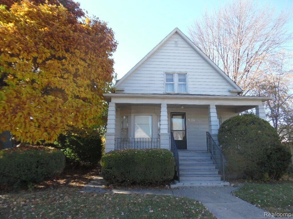 1826 5th St, Unit 2 in Wyandotte, MI - Foto de edificio