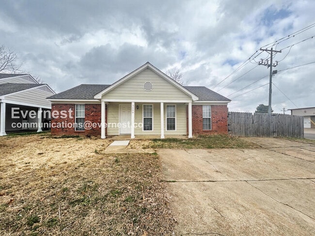 property at 3400 Laurelwood Dr