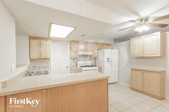 19878 N 17th Ln in Phoenix, AZ - Foto de edificio - Building Photo