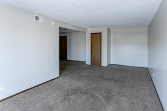 University Heights Apartments in Topeka, KS - Foto de edificio - Interior Photo