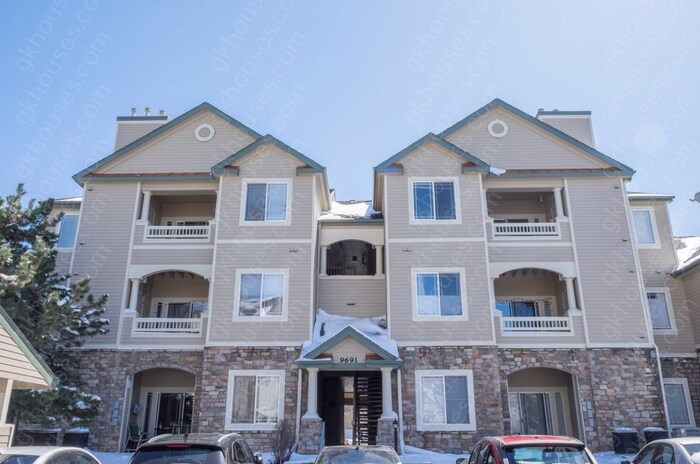 9691 W Coco Cir-Unit -UNIT 207 in Littleton, CO - Foto de edificio