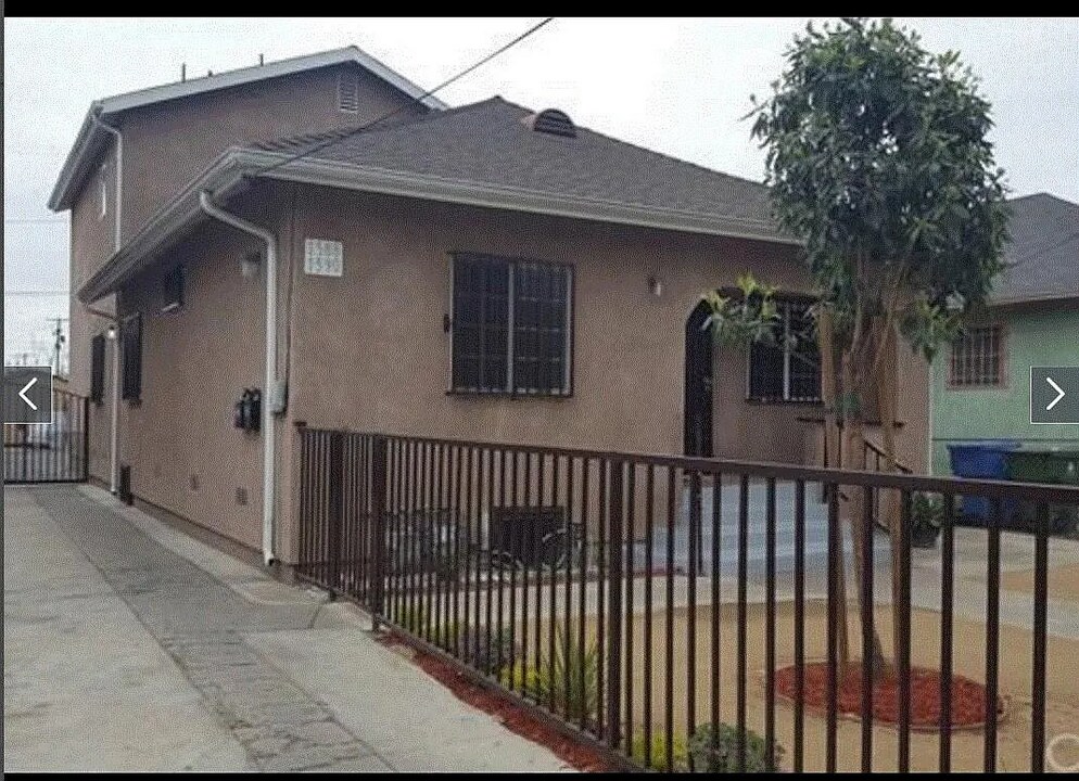 1590 E 45th St in Los Angeles, CA - Building Photo