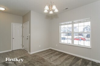 2541 Sungold Trl in Greenwood, IN - Building Photo - Building Photo