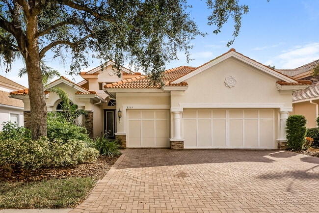 8229 Santa Rosa Ct
