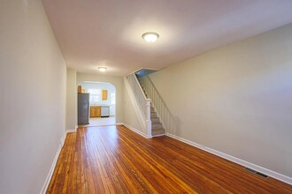 305 S Macon St. in Baltimore, MD - Foto de edificio - Building Photo