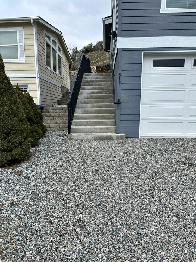 519 E Johnson Ave in Chelan, WA - Building Photo - Building Photo