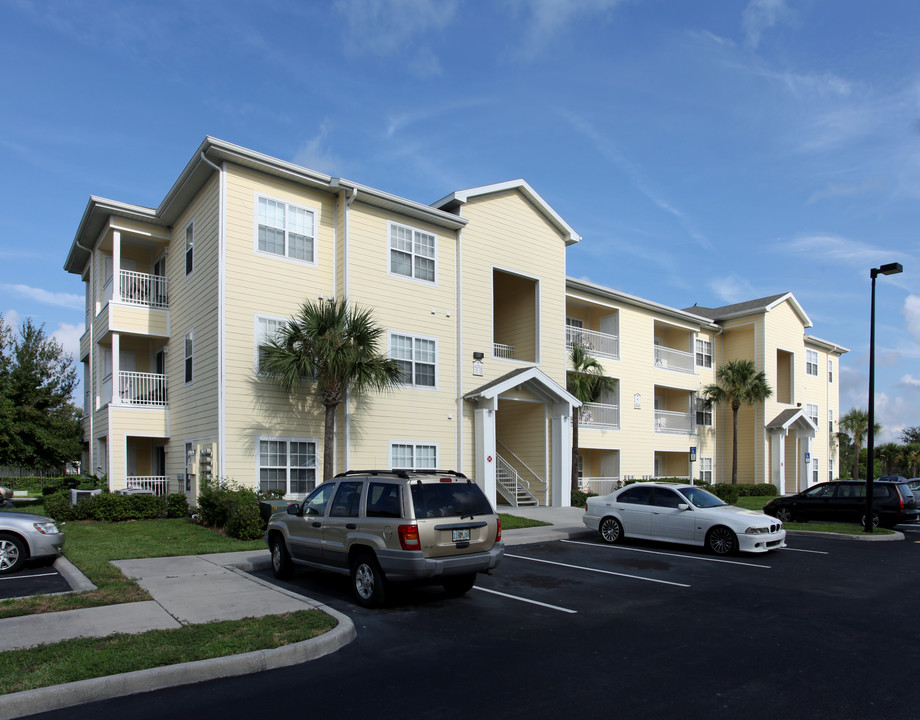 Mill Creek Apartments in Orlando, FL - Building Photo