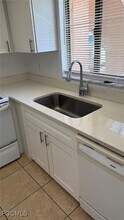 2680 Park Windsor Dr in Ft. Myers, FL - Building Photo - Building Photo