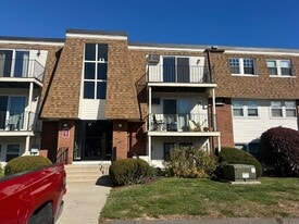 80 Damon Rd, Unit 7-306 in Northampton, MA - Building Photo