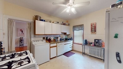 8 Wareham St in Medford, MA - Building Photo - Building Photo