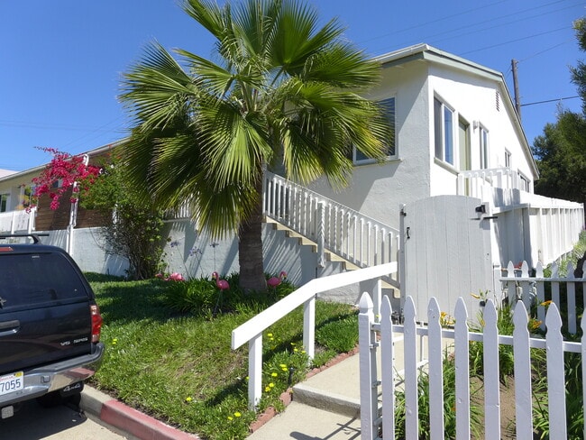 property at 2802 Ingleside Dr