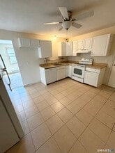 33 River St in Windsor, CT - Building Photo - Building Photo